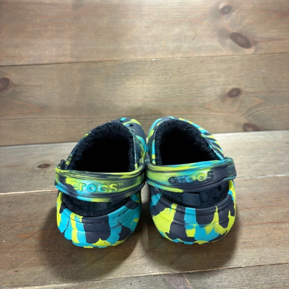 Crocs Classic Boys size 2 shoes Multicolor tie dye lined slippers Lined Clog
